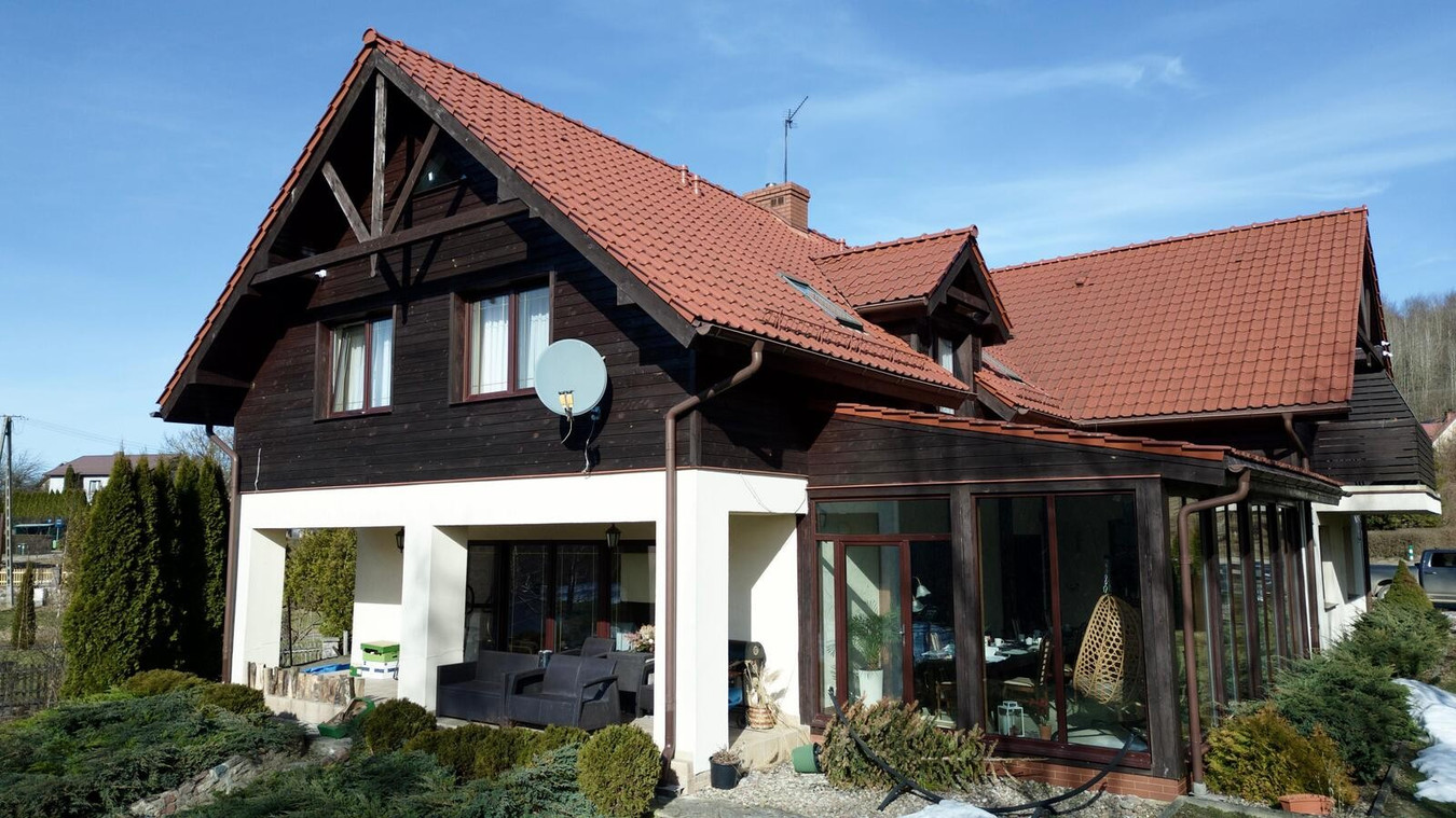 Kuća, 358 m², zemljište 1600 m²