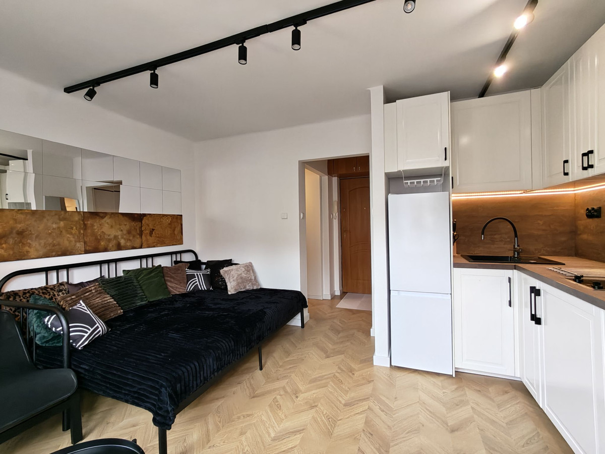 Kawalerka po remoncie w scisłym centrum od zaraz, balkon, parking, klimatyzacja