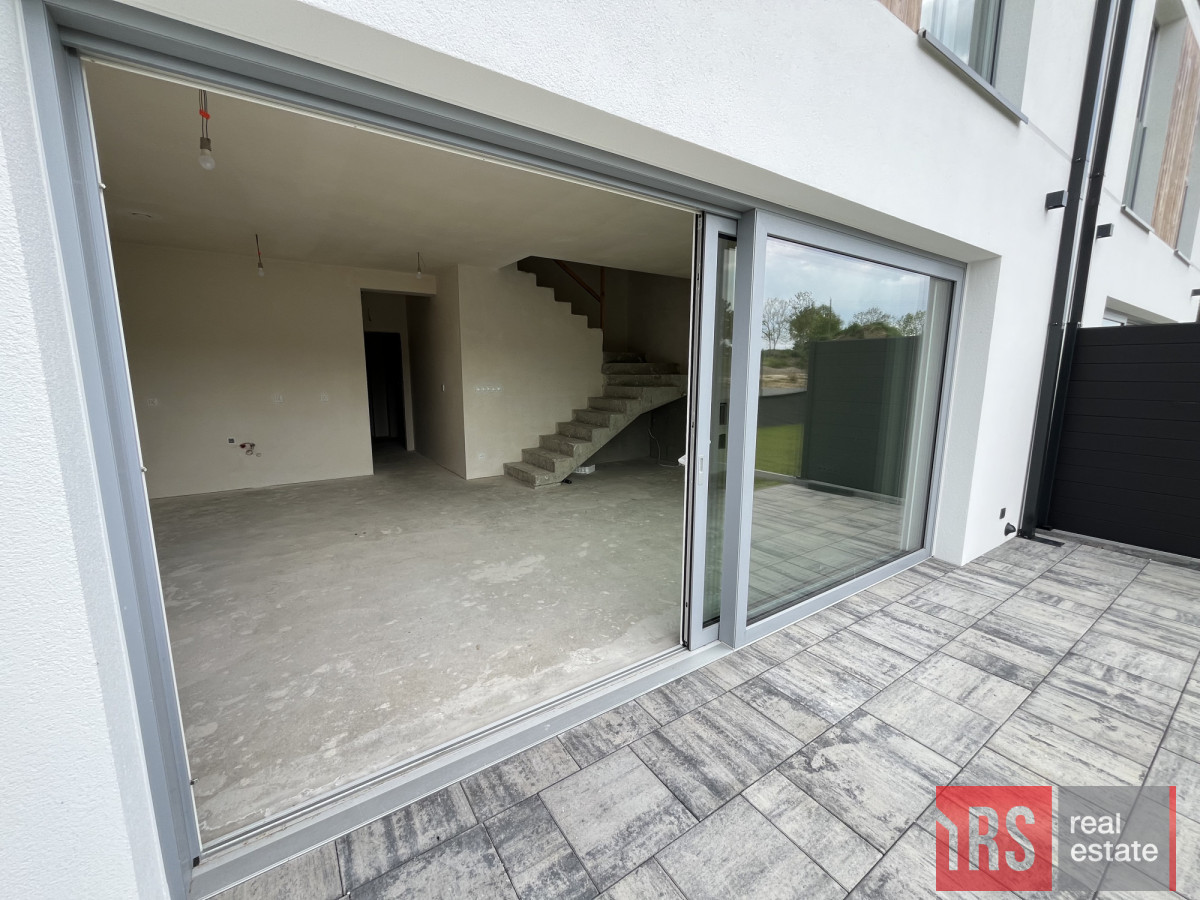 House, 166 m², land 166 m²