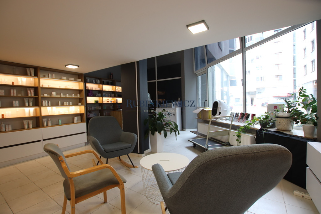 WOLA UL. ŻELAZNA LOKAL Z ANTRESOLĄ 130 M2 - Widok 3