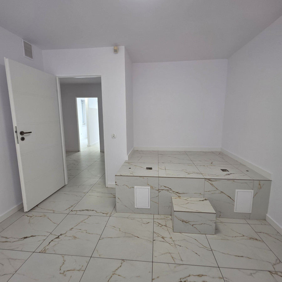 Lokal 75 m² z umywalkami w lokalu - Widok 4