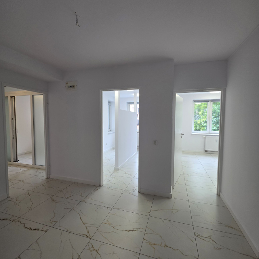 Lokal 75 m² z umywalkami w lokalu - Widok 3