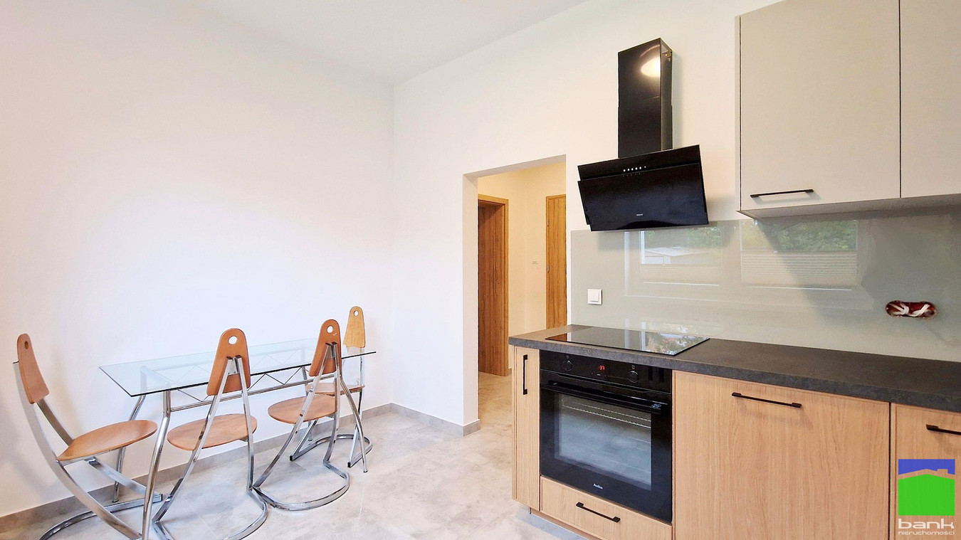 Julianów - dom o pow. 225 m² garaż ul. Bema - Widok 3