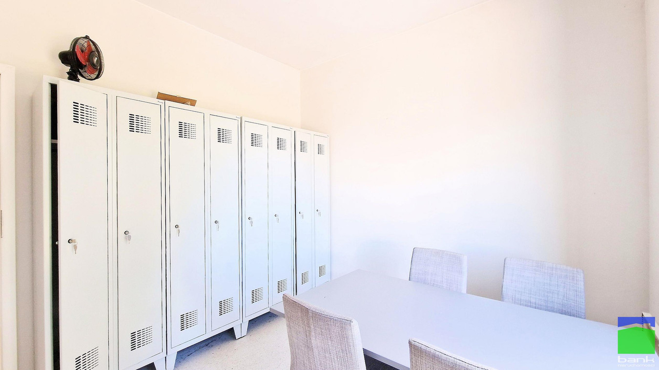 Pabianice - magazyn z biurami 360 m² parter - Więcej