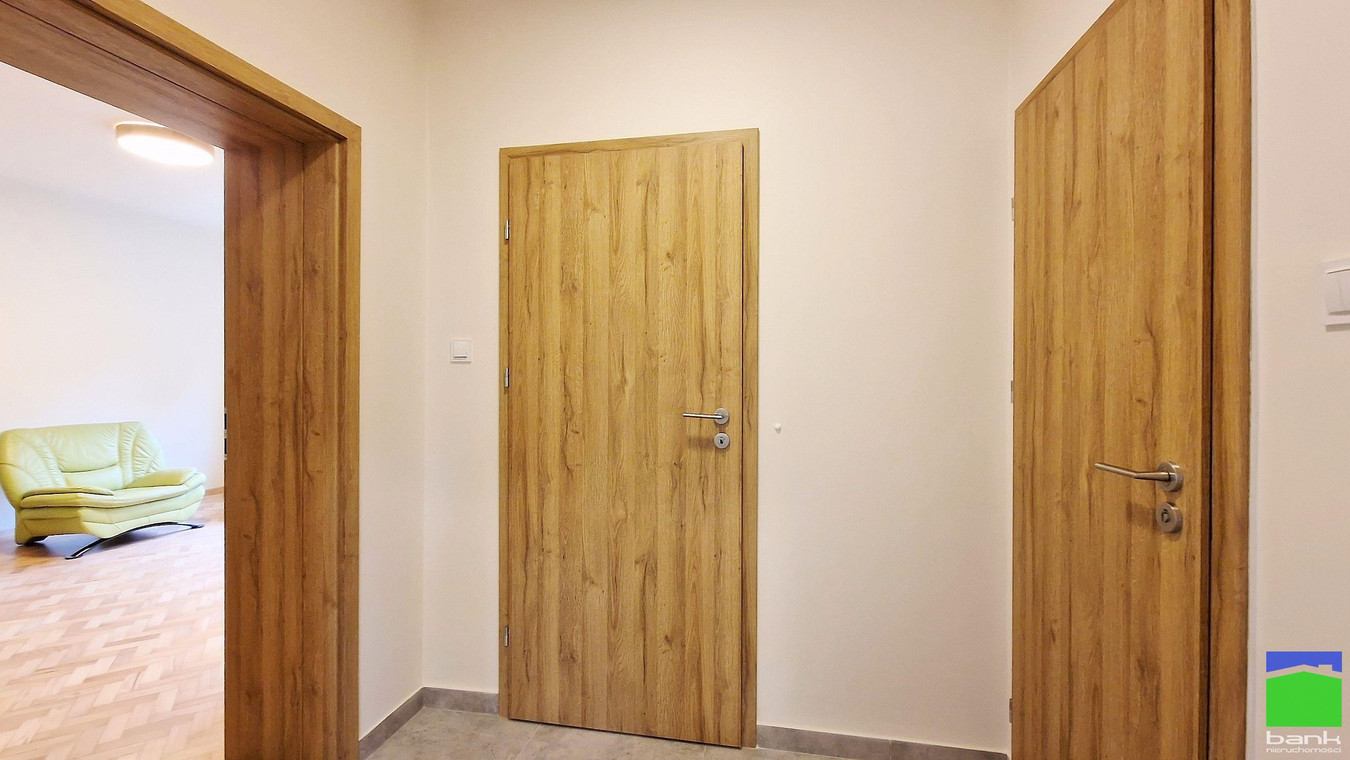 Julianów - dom o pow. 225 m² garaż ul. Bema - Więcej