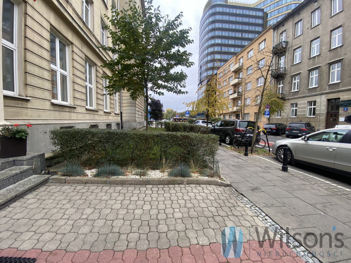 64 m²- Biuro w kamienicy- MOKOTOWSKA - Widok 2