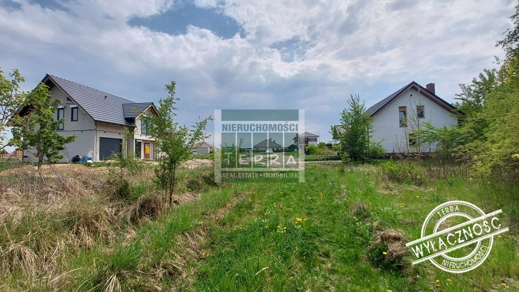 Zemljište, 1030 m²