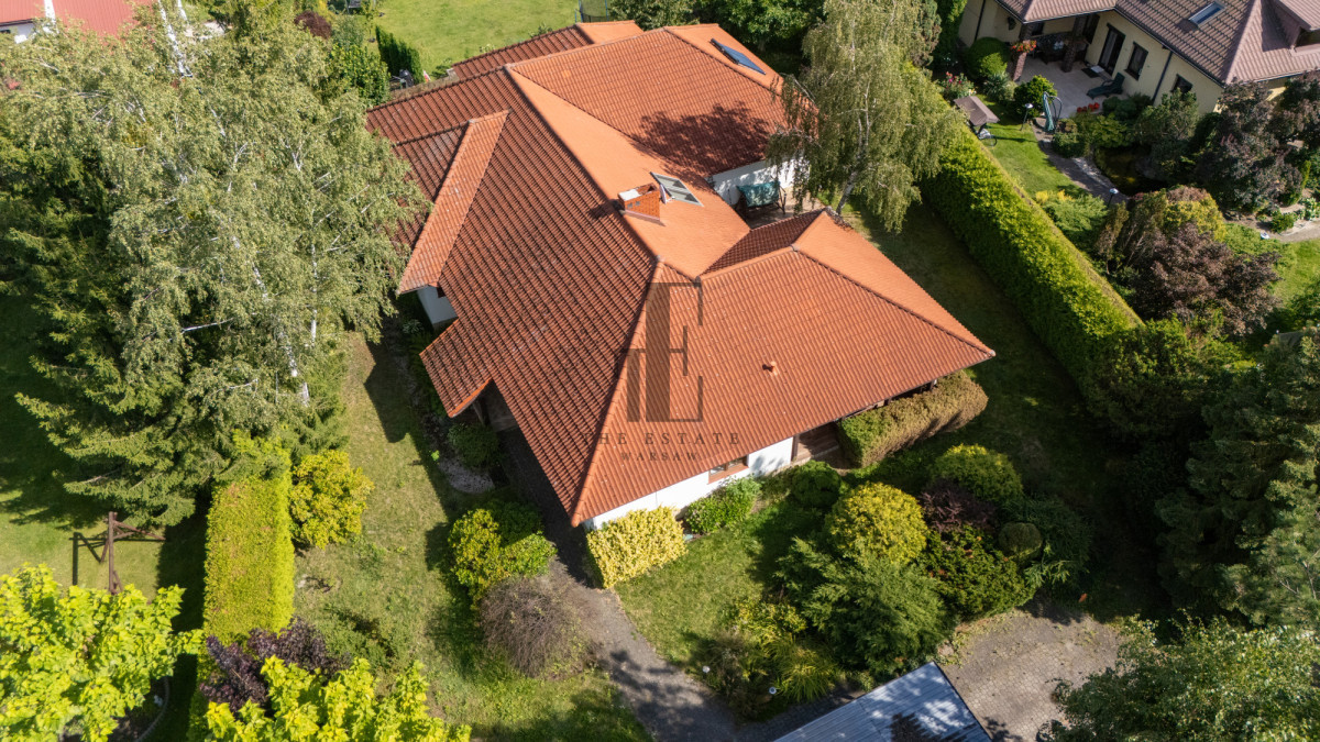 Maja, 260 m², krunt 1250 m²