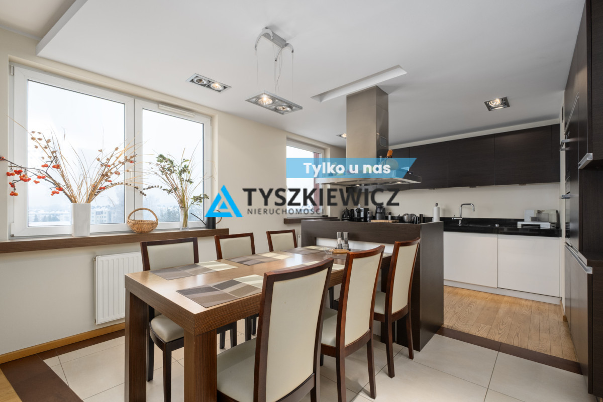 Przestronne, dwupoziomowe mieszkanie rodzinne