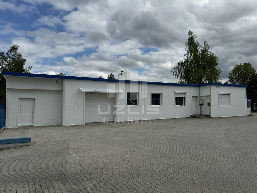 Budynek handlowo-usługowy - Widok 3