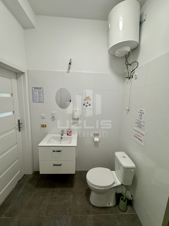 Lokal 37m² na wynajem, świetna lokalizacja - Więcej
