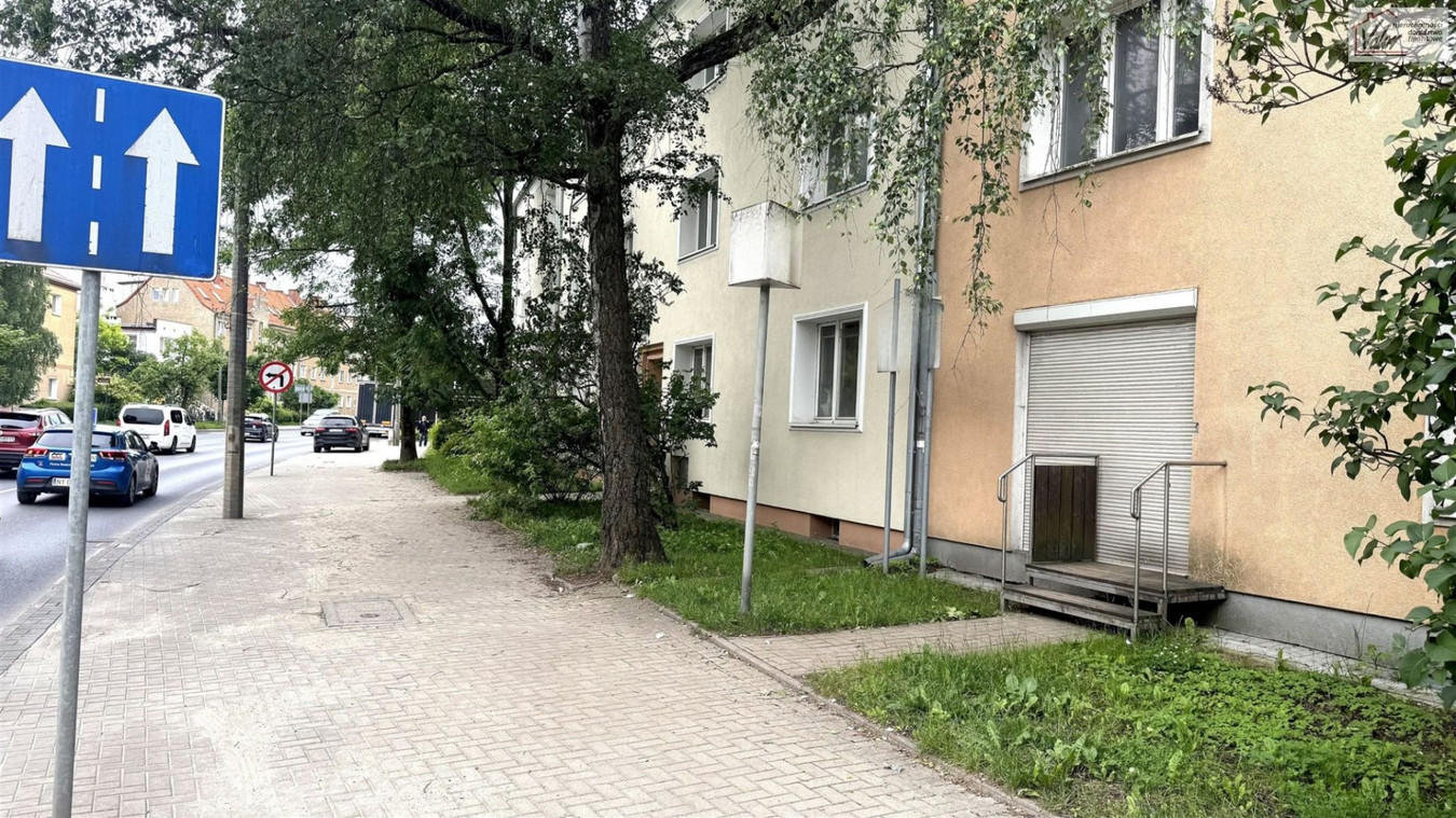 Maoin tráchtála, 68 m²