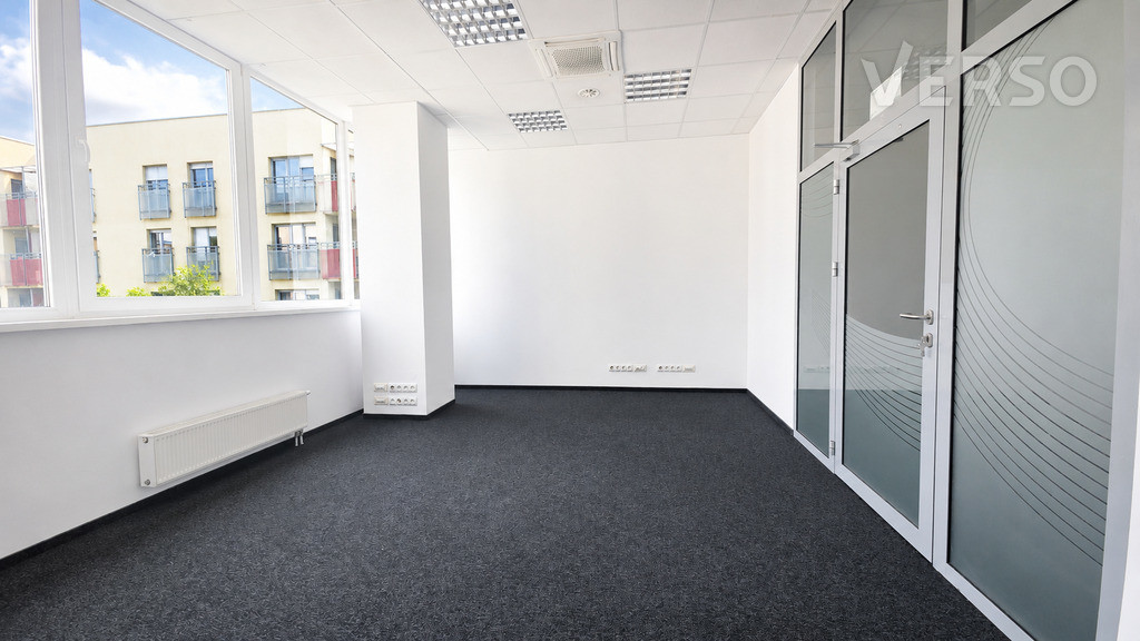 3 pomieszczenia, parking - Widok 2