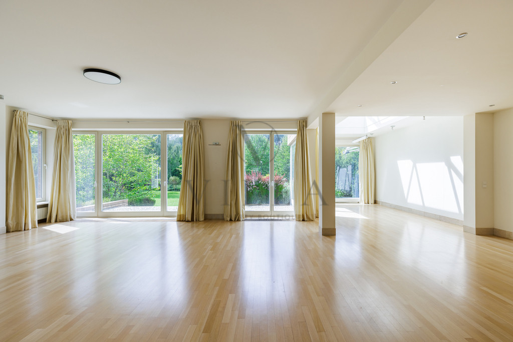 Hus, 600 m², tomt 1300 m²