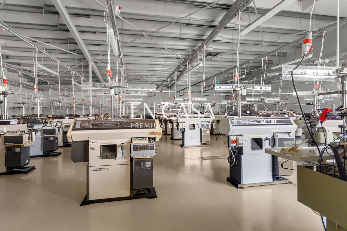Budynek przemysłowo-usługowy ok 900 m² + magazyn - Widok 4