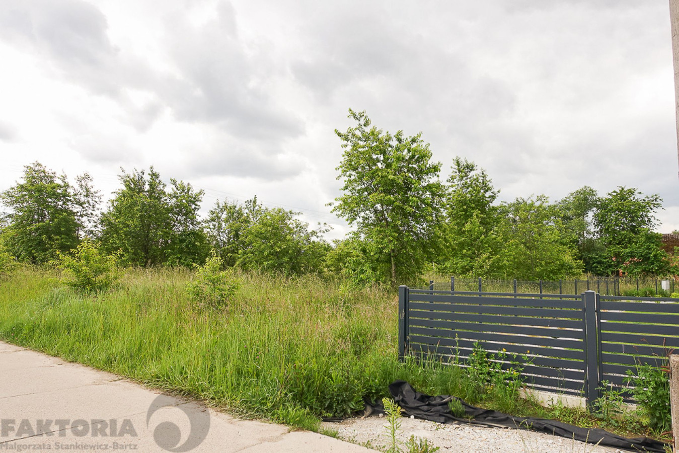 Dobra działka budowlana 783 m², media - Widok 3