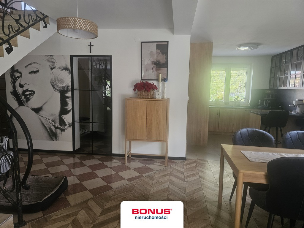 Piękny Dom Gotowy Do Zamieszkania - Więcej