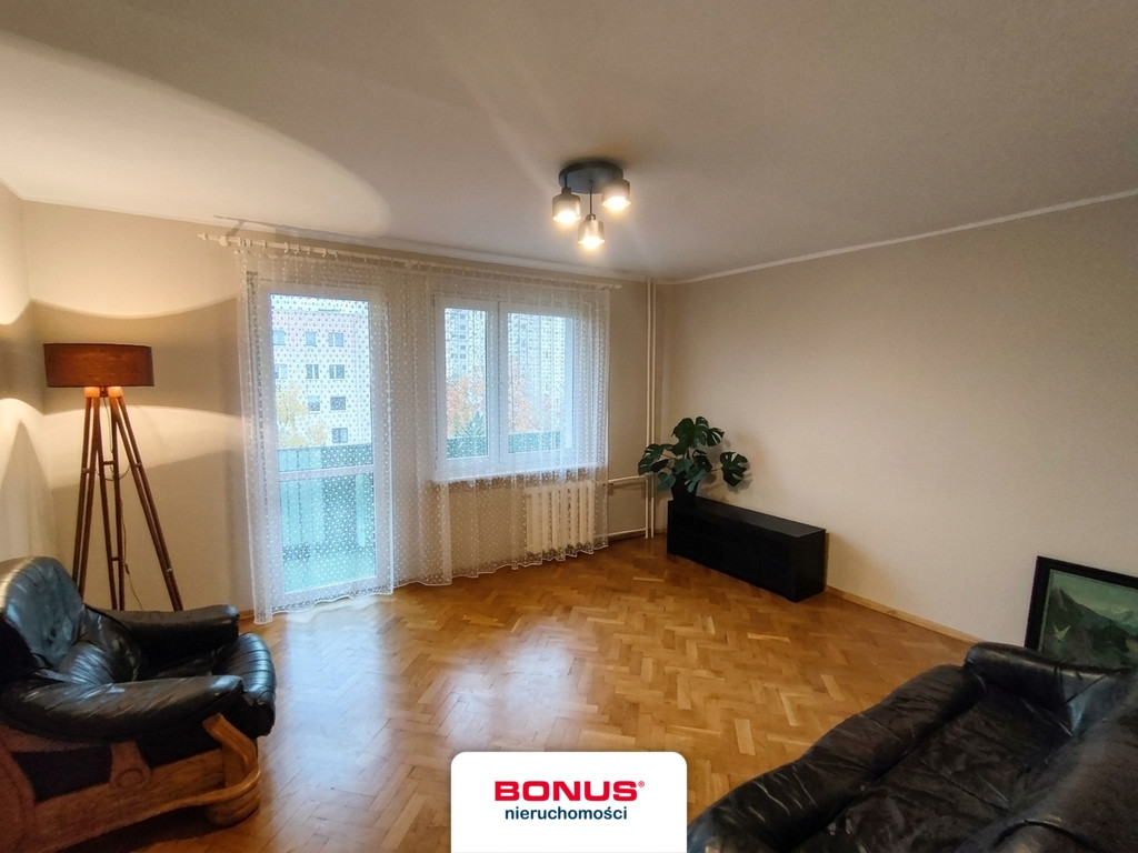 3 pokoje, balkon i park – Pogodno