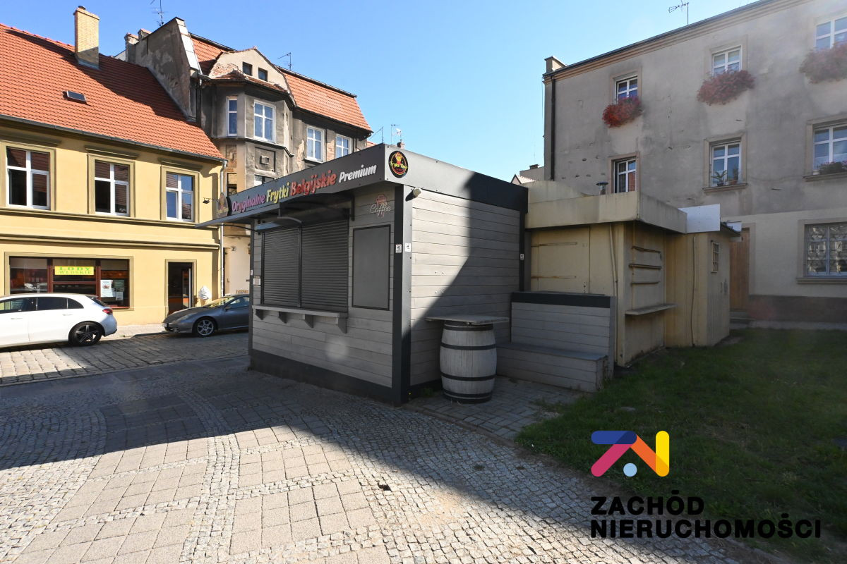 Kiosk w centrum z wyposażeniem gastronomicznym - Więcej