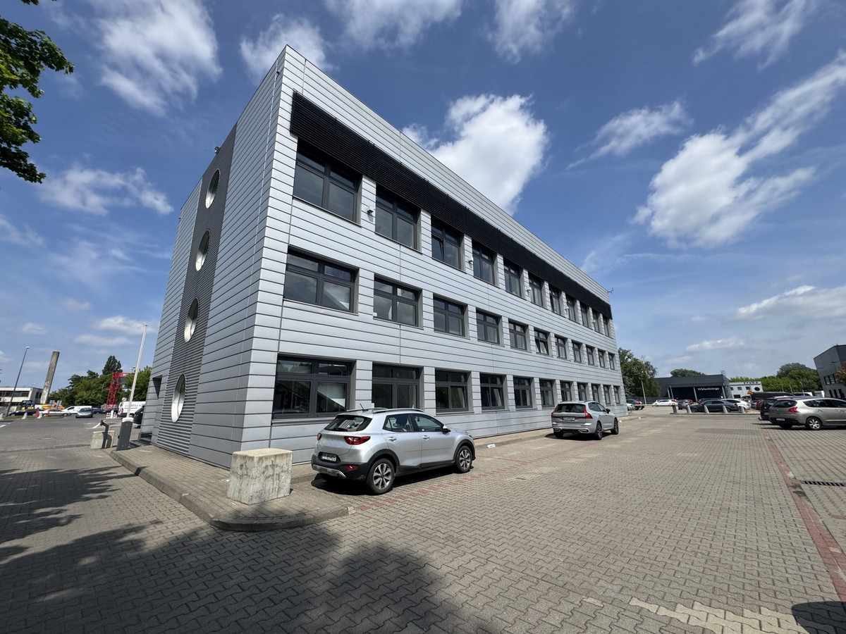 Pomieszczenia biurowe 95,80m2 - II piętro poddasze