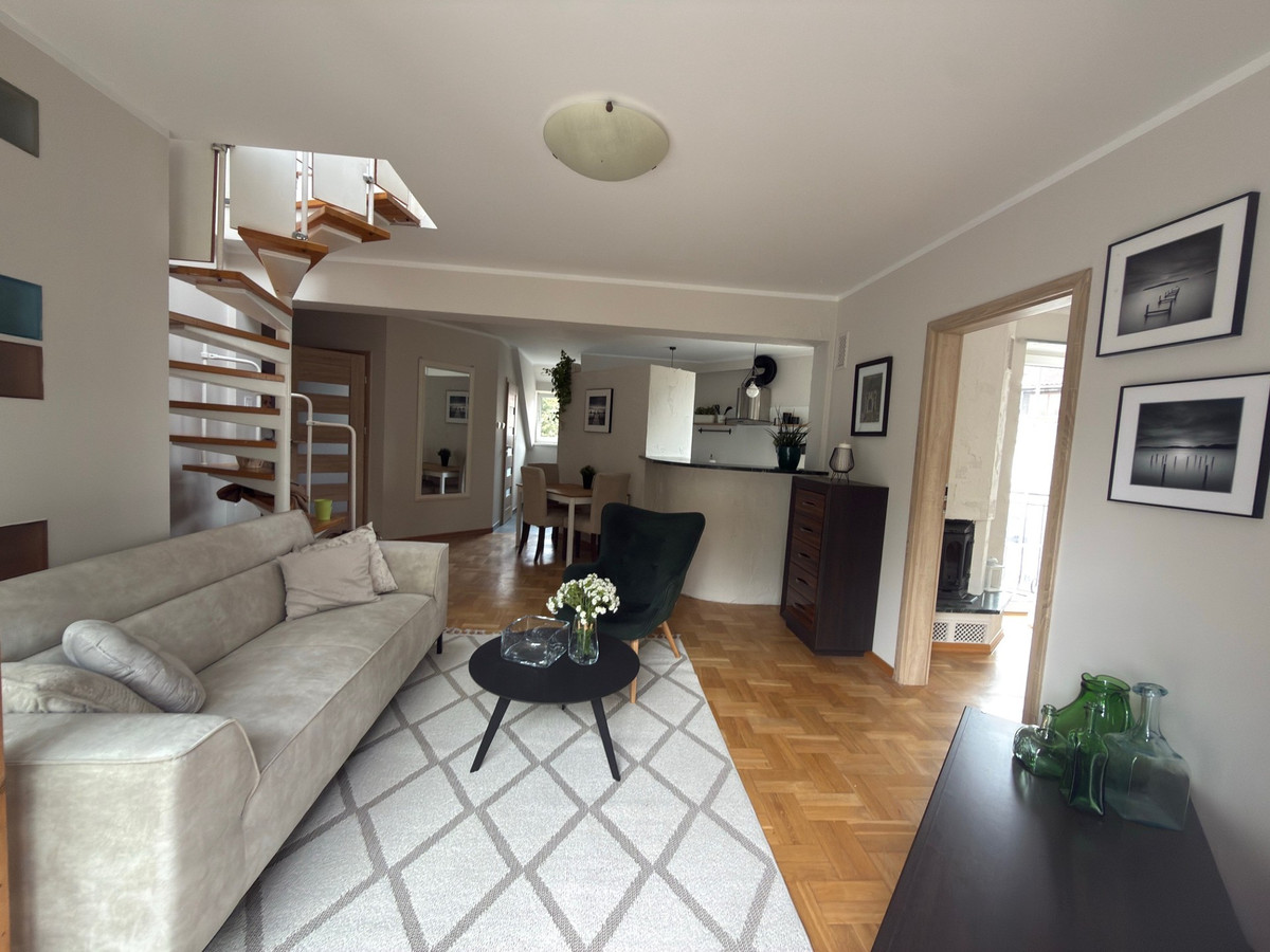 Apartament dwupoziomowy z 3 sypialniami i salonem na Starym Mieście w Olsztynie
