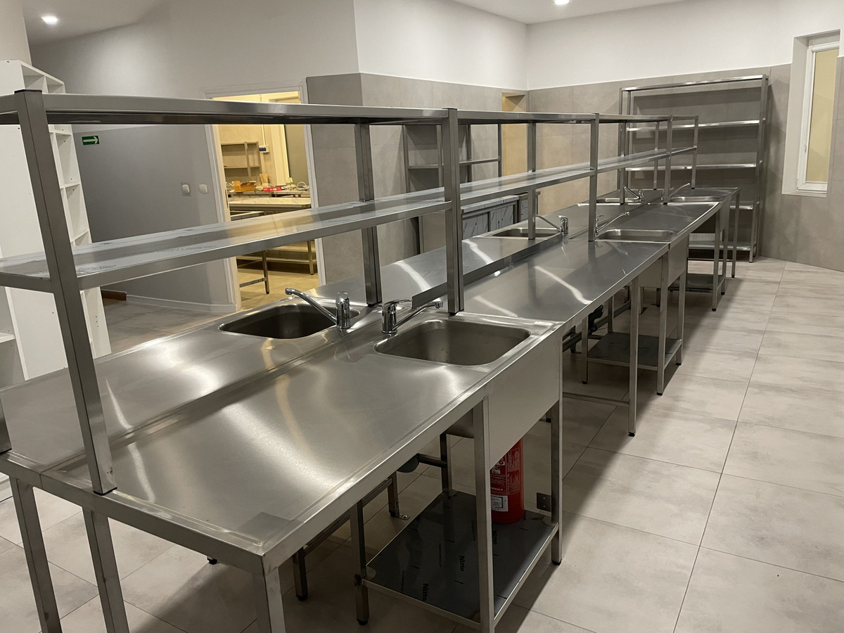 budynek usługowy 400m2 z działką 1054 m2