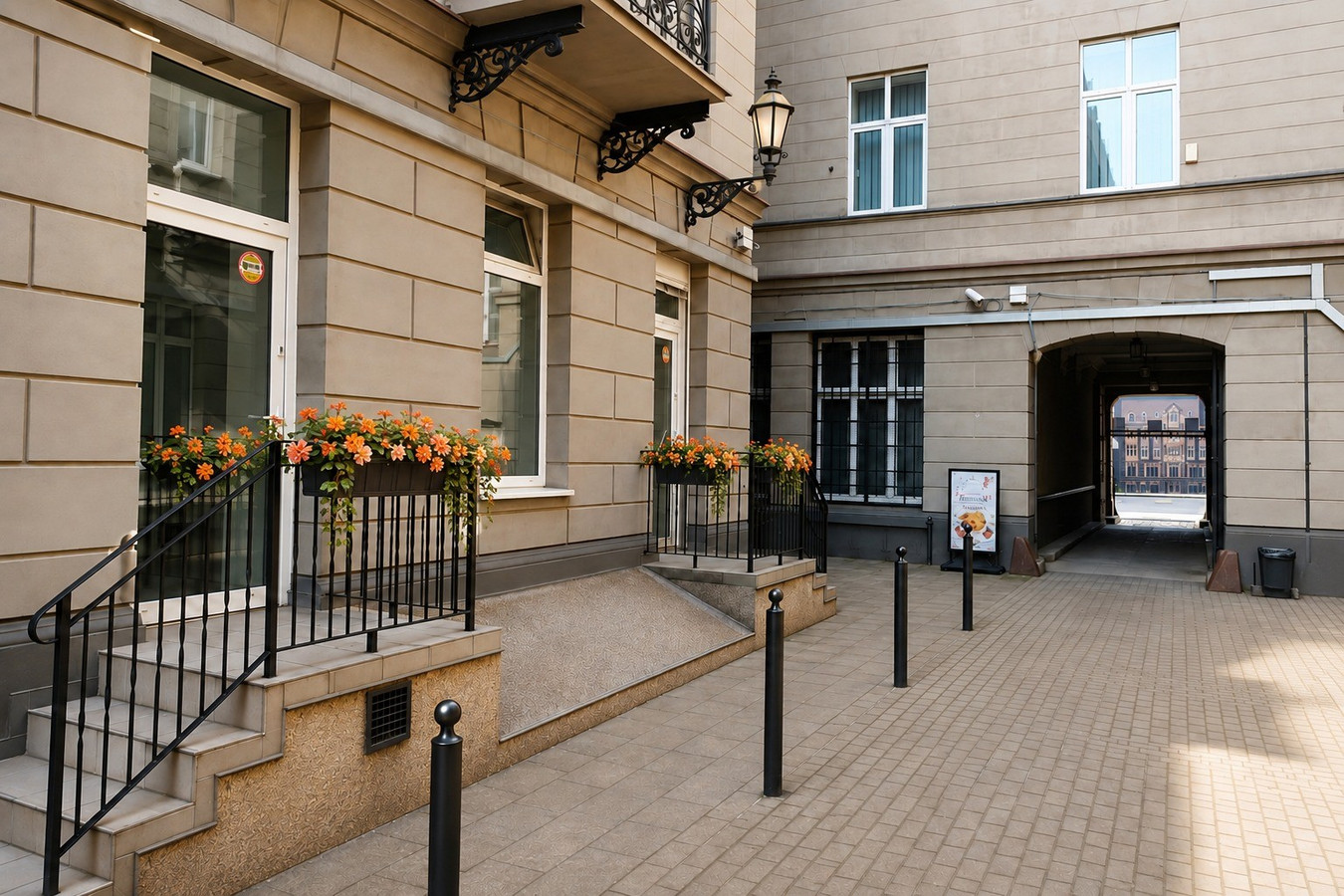 Frontowe lokale 125/180 m² | Duże witryny | Ścisłe Centrum Łodzi | Piotrkowska 5 - Widok 4