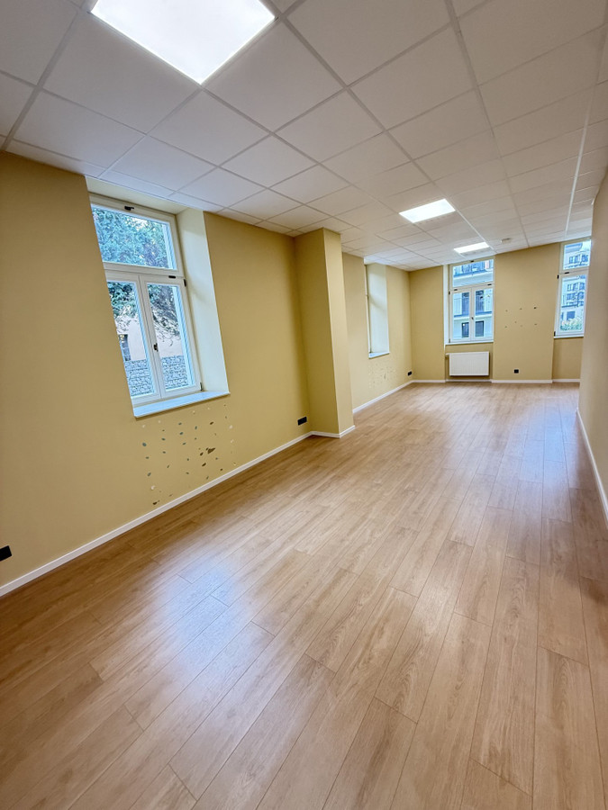 Do wynajęcia przestronny dwukondygnacyjny budynek – 493 m² | Kraków, ul. Kobierz - Więcej