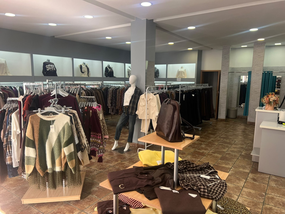 Lokal handlowy 150 m², centrum Gostyń, 2 witryny, parking - Widok 2
