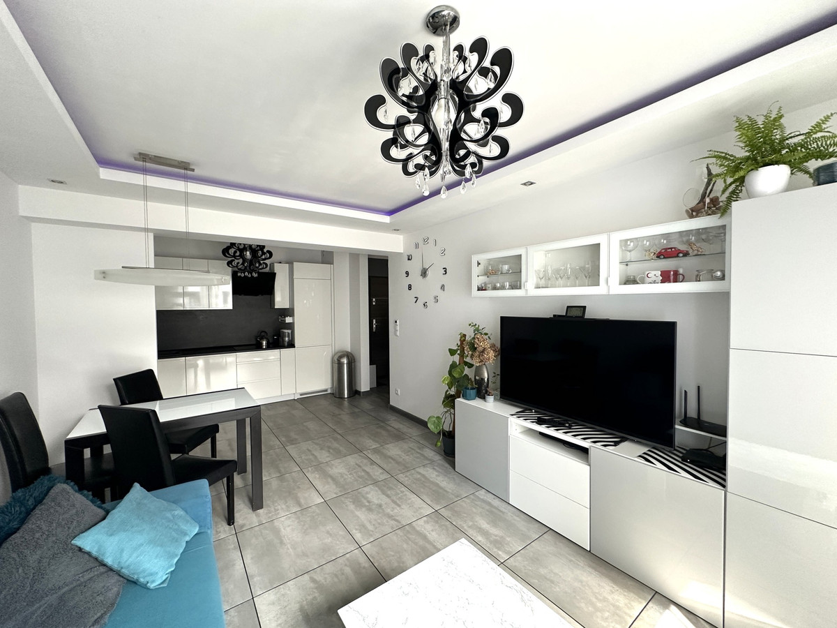 NOWOCZESNE umeblowane bezczynszowe M-3, 56m2 + balkon i GARAŻ, drugie piętro, w