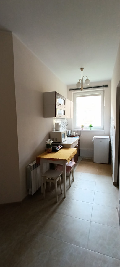 Pokoje dla pracowników (pań) w centrum Chyloni - Więcej