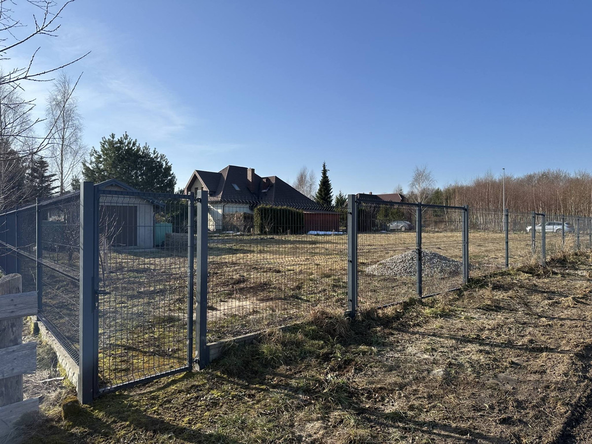 Sprzedam działkę budowlaną - Widok 2