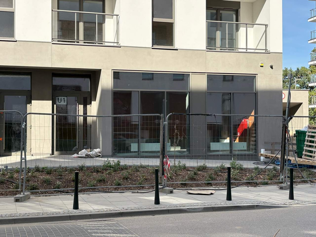 Lokal handlowo-usługowy 41,80 m² | duże witryny | przy Galerii Północnej - Widok 2