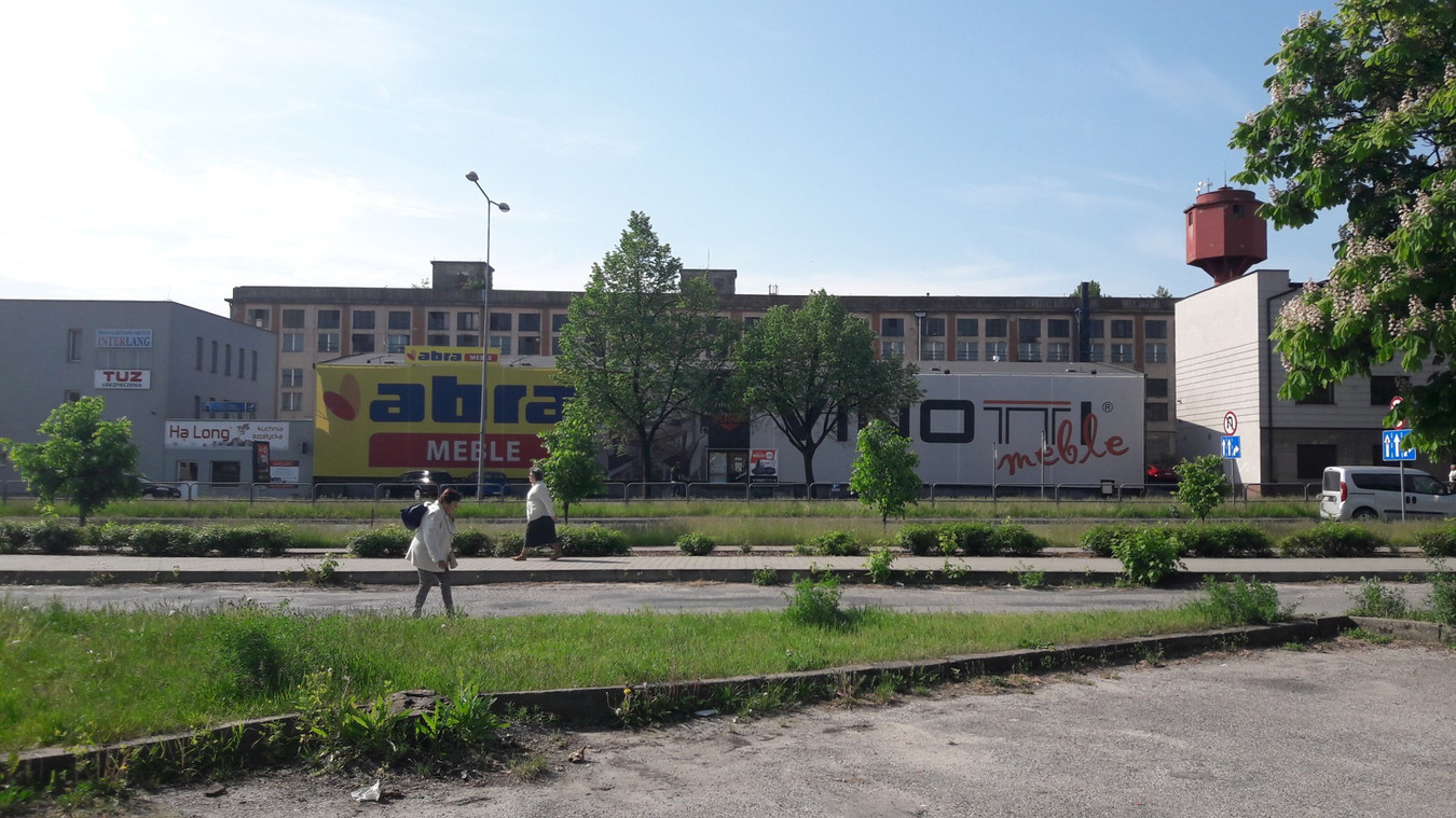 Wynajmę budynek 1400 mkw. handlowo usługowy z parkingiem - Widok 2