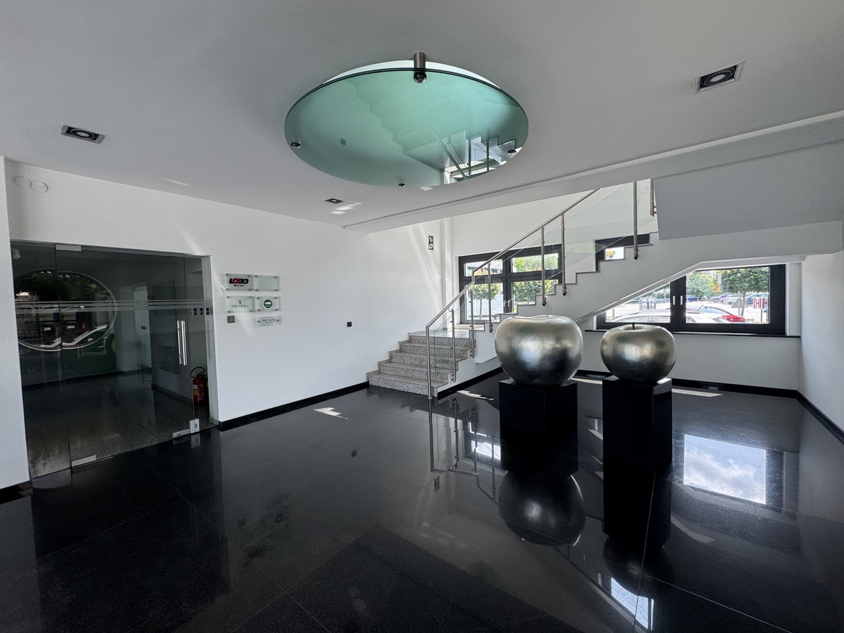 Pomieszczenia biurowe 308 m², II piętro - View 3