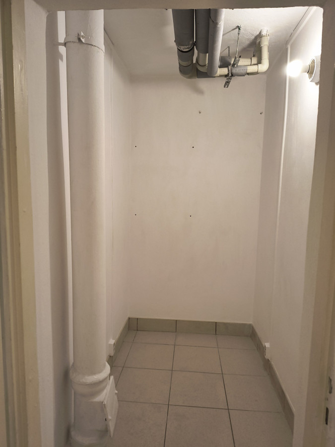 Sprzedam lokal użytkowy przy stacji Metro Służew - Więcej