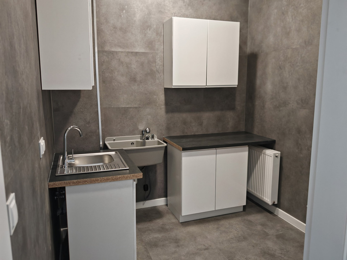Wynajmę lokal usługowy w Radości 130 m² - Widok 3