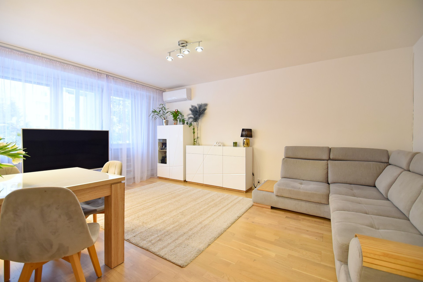Apartment in Warszawa, Służew Dolny, Mokotów - Więcej