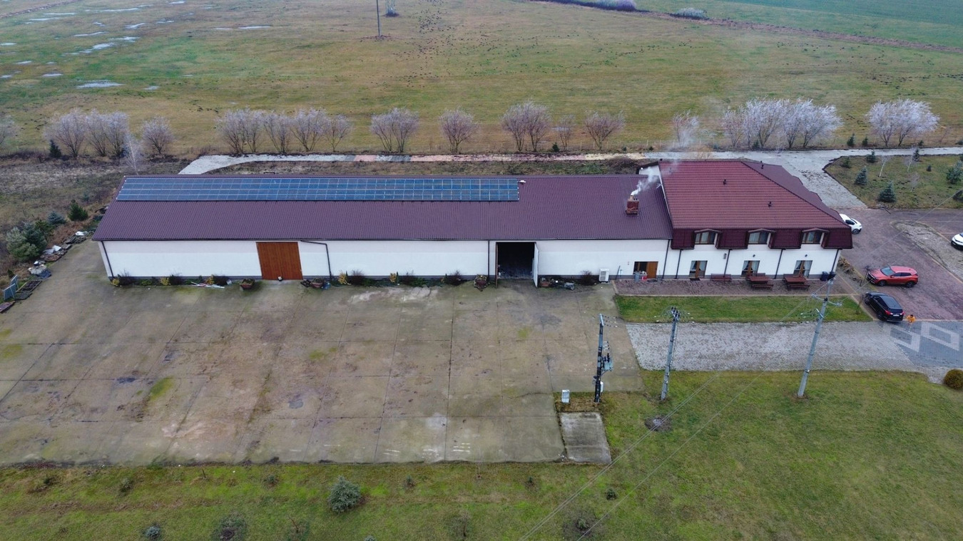 Sala bankietow 250 m² z noclegami i halą 1000 m² + Stawy - Więcej