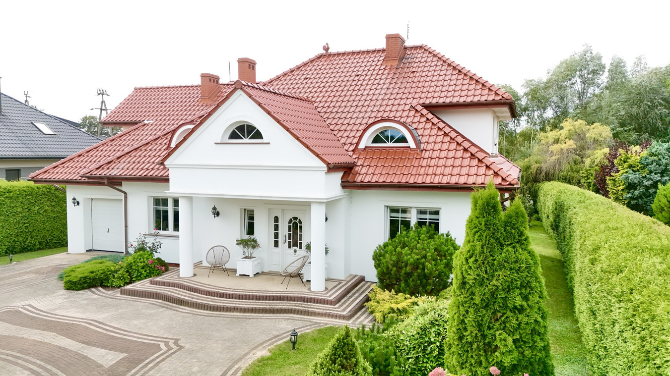 Ev, 368 m², arsa 1000 m²