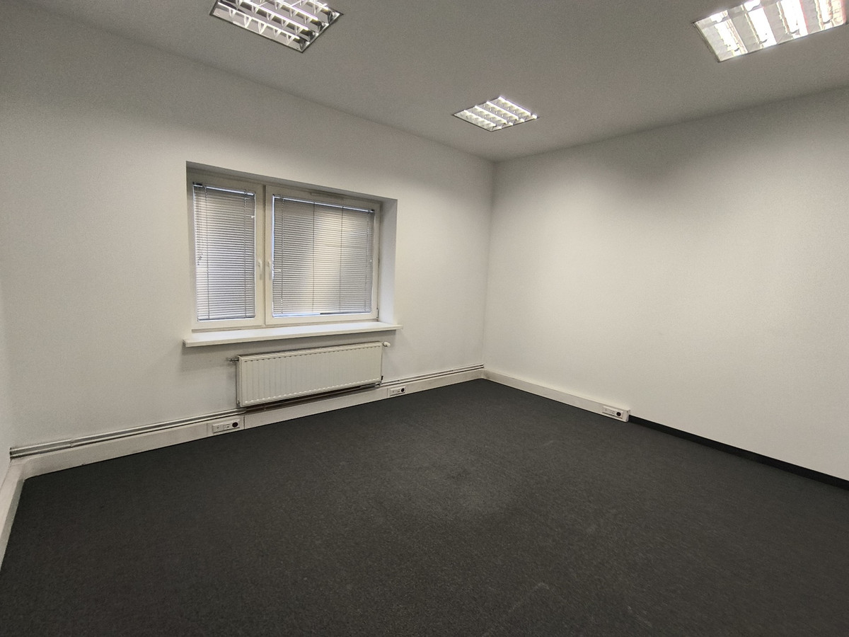 Lokal biurowo-usługowy 135 m² | Parter, parking | Żołnierska Zabłocie - Więcej