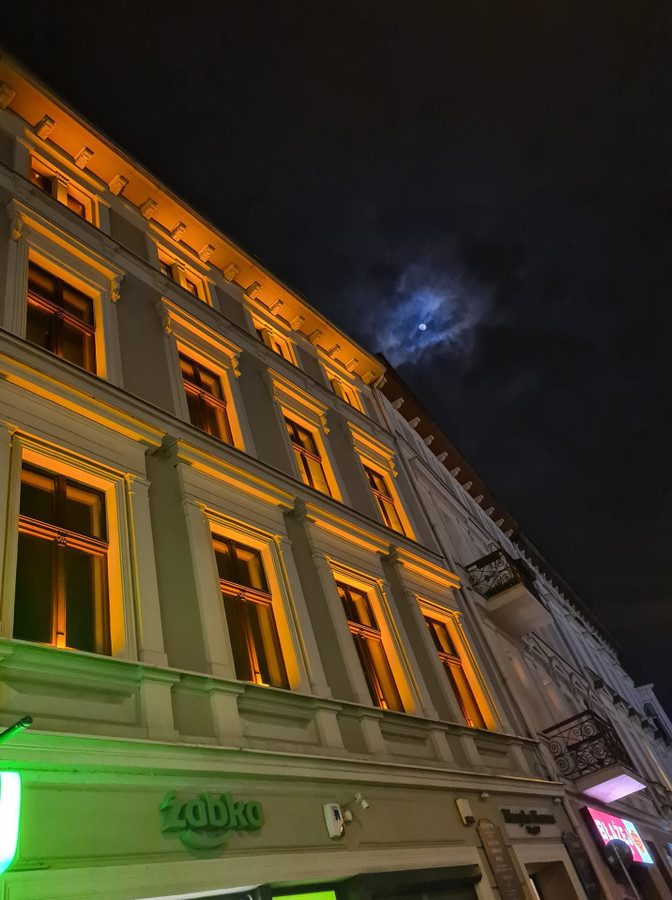 3 pokoje, 73 m², kamienica przy Starym Rynku - Podwale 11, niższy czynsz na star