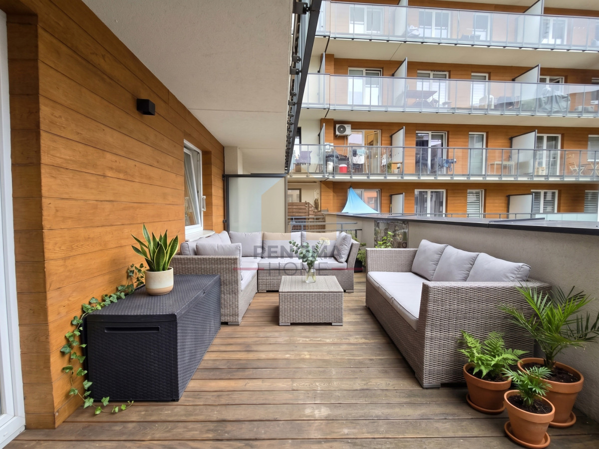 Prowizja 0% ! 3 pokoje, taras, balkon, 2 garaże