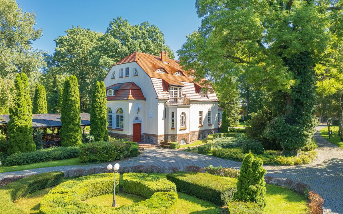 Dworek / dwa budynki z parkiem / hotel + sale - Widok 2