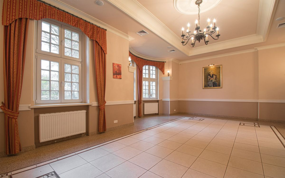 Dworek / dwa budynki z parkiem / hotel + sale - Widok 3